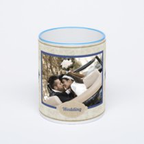 Кружка с синей ручкой и ободком