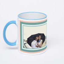 Кружка с синей ручкой и ободком