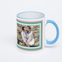 Кружка с синей ручкой и ободком