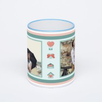 Кружка с синей ручкой и ободком