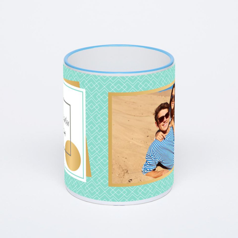 Кружка с синей ручкой и ободком