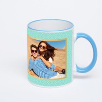 Кружка с синей ручкой и ободком