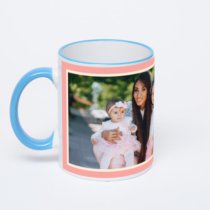 Кружка с синей ручкой и ободком