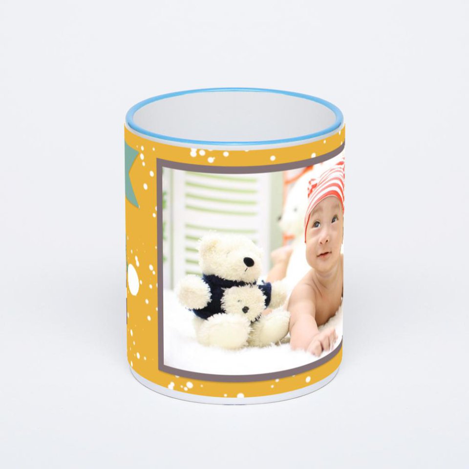 Кружка с синей ручкой и ободком