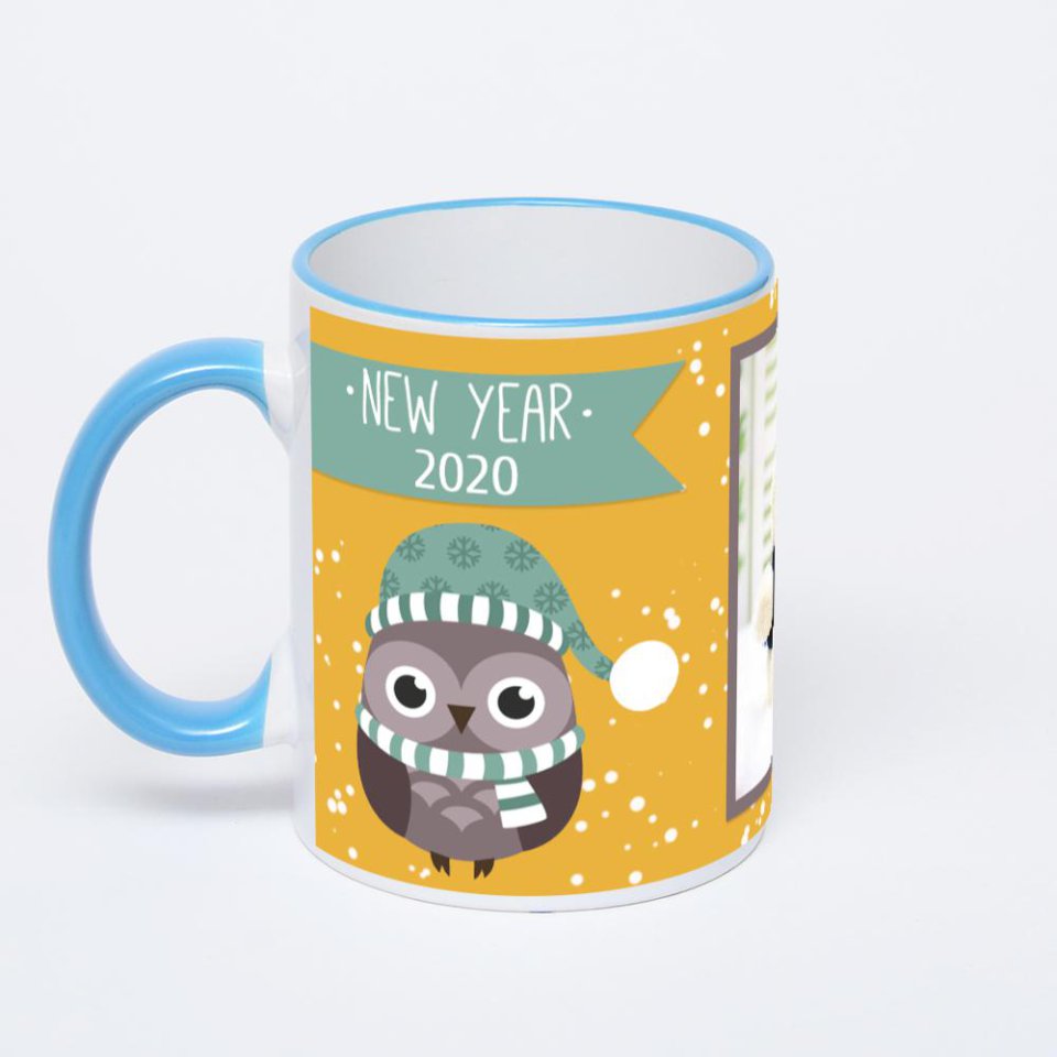 Кружка с синей ручкой и ободком