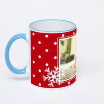 Кружка с синей ручкой и ободком