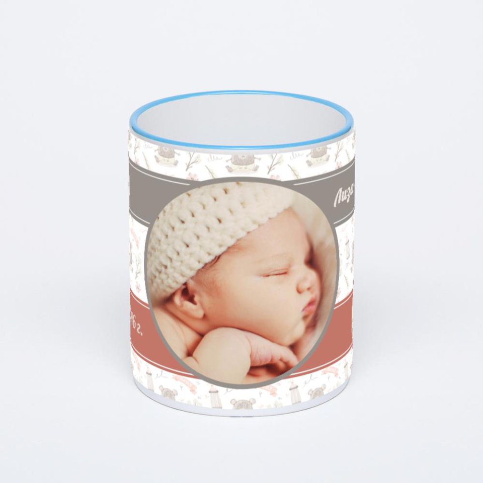 Кружка с синей ручкой и ободком