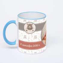 Кружка с синей ручкой и ободком