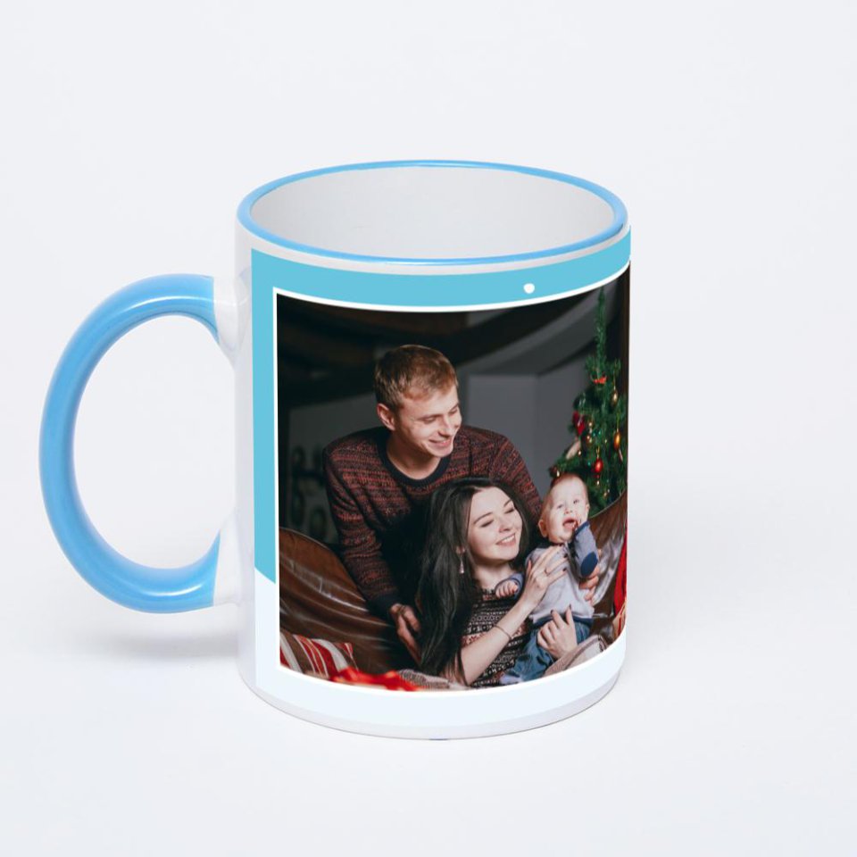 Кружка с синей ручкой и ободком