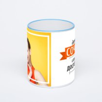 Кружка с синей ручкой и ободком