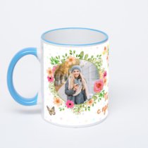 Кружка с синей ручкой и ободком