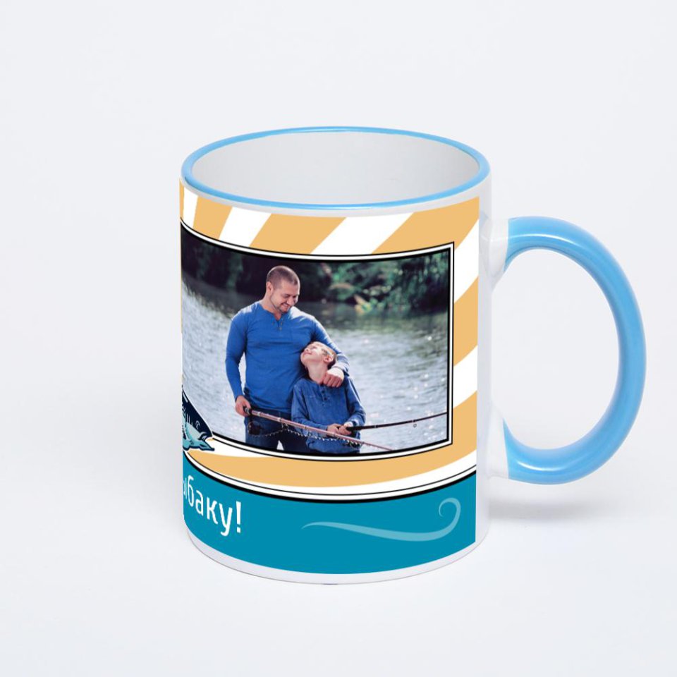 Кружка с синей ручкой и ободком