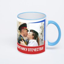 Кружка с синей ручкой и ободком