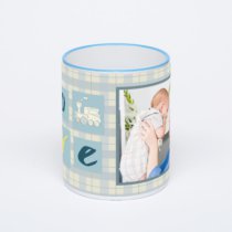 Кружка с синей ручкой и ободком