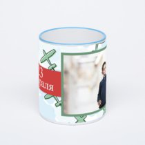 Кружка с синей ручкой и ободком