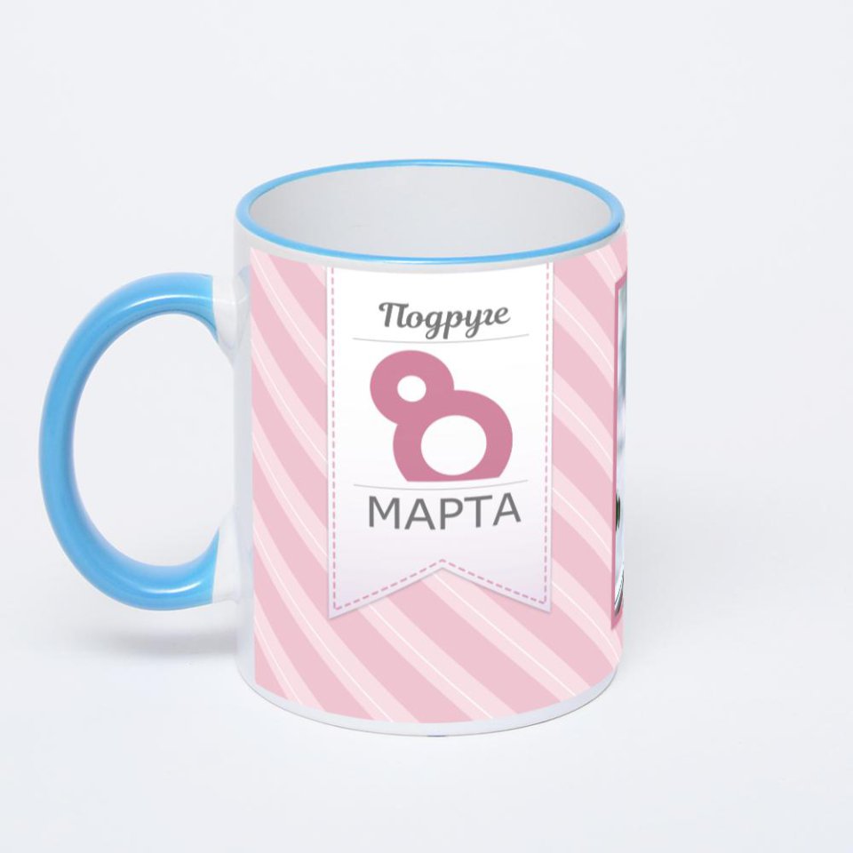 Кружка с синей ручкой и ободком