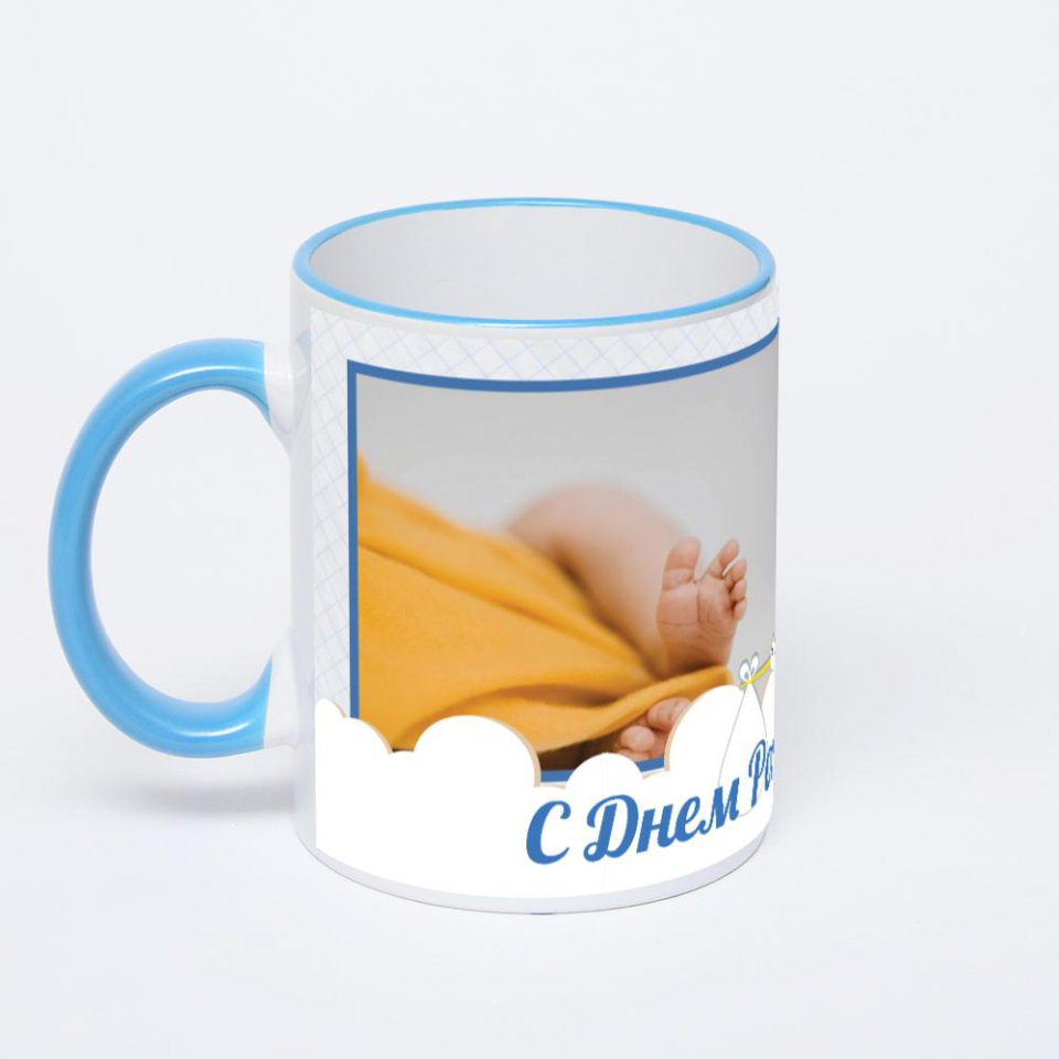 Кружка с синей ручкой и ободком