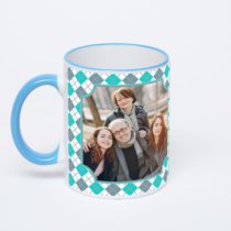 Кружка с синей ручкой и ободком