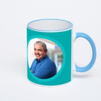 Кружка с синей ручкой и ободком