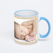 Кружка с синей ручкой и ободком