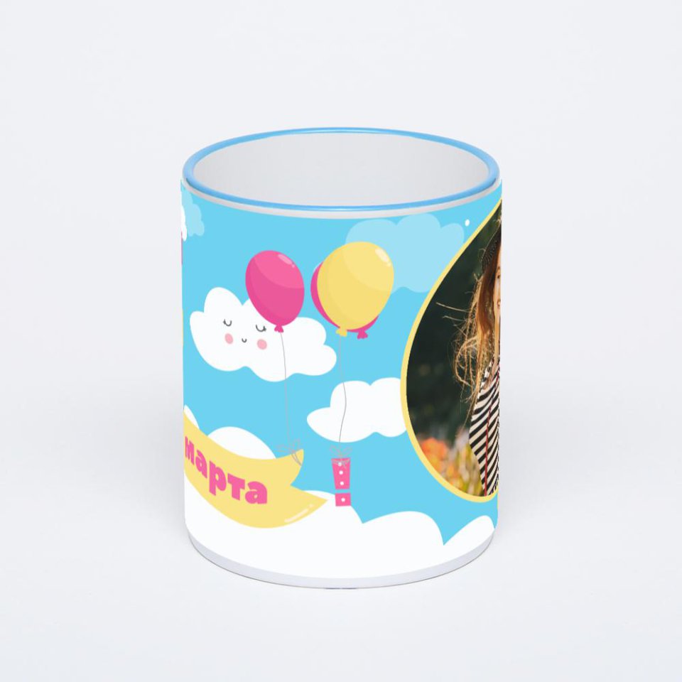 Кружка с синей ручкой и ободком