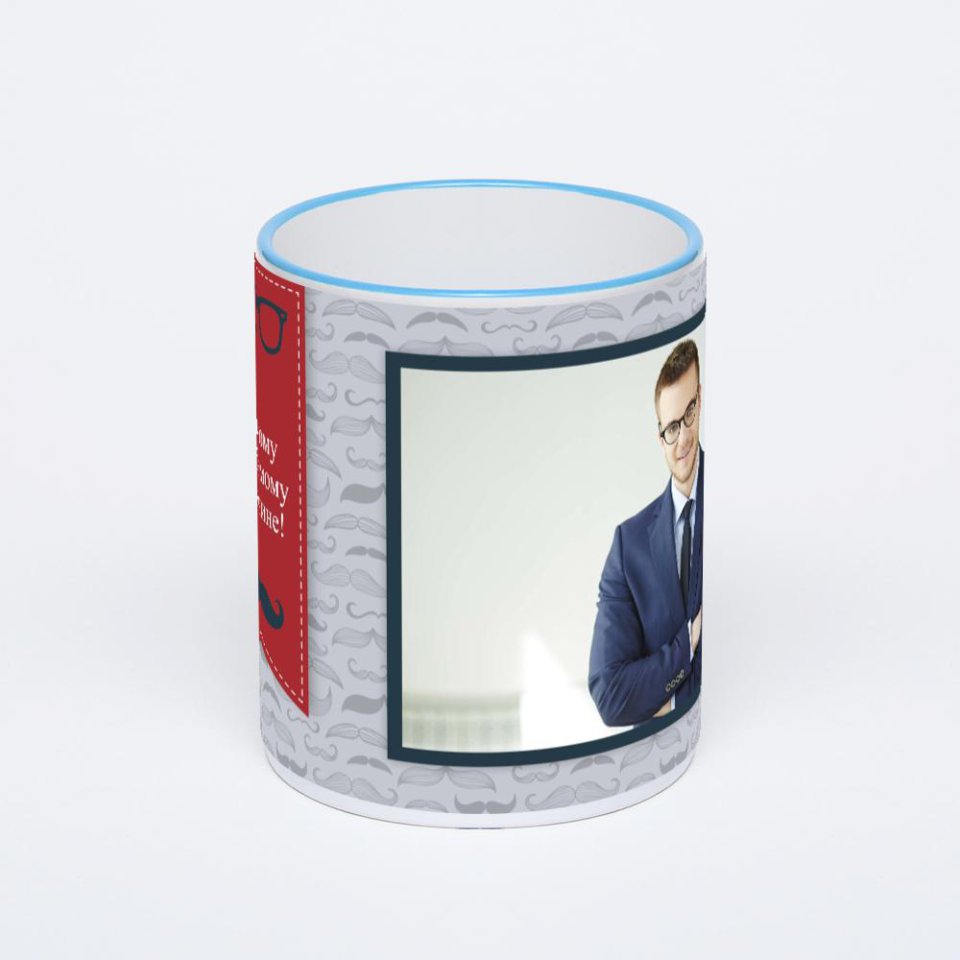 Кружка с синей ручкой и ободком