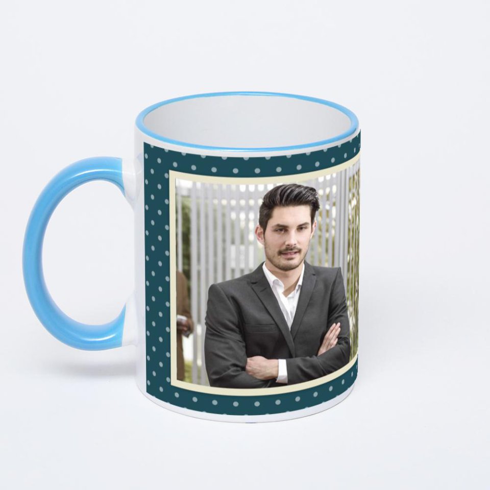 Кружка с синей ручкой и ободком