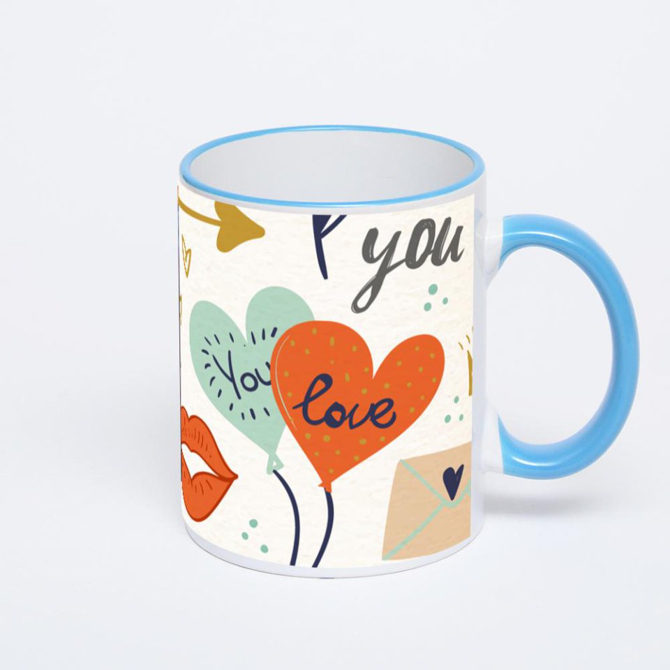 Кружка с синей ручкой и ободком