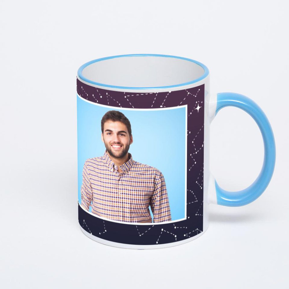 Кружка с синей ручкой и ободком