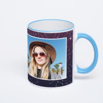 Кружка с синей ручкой и ободком