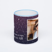 Кружка с синей ручкой и ободком