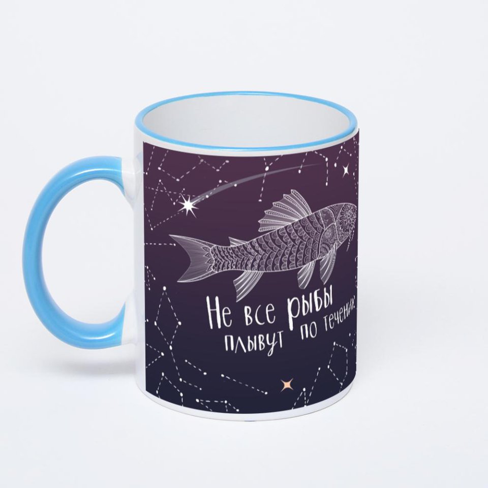 Кружка с синей ручкой и ободком