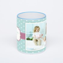 Кружка с синей ручкой и ободком