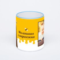 Кружка с синей ручкой и ободком