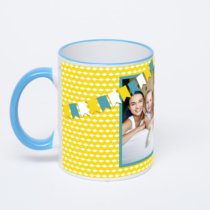 Кружка с синей ручкой и ободком