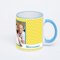 Кружка с синей ручкой и ободком