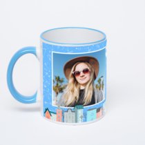 Кружка с синей ручкой и ободком