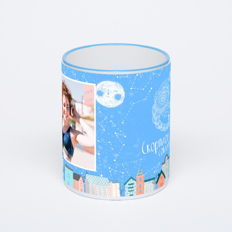 Кружка с синей ручкой и ободком