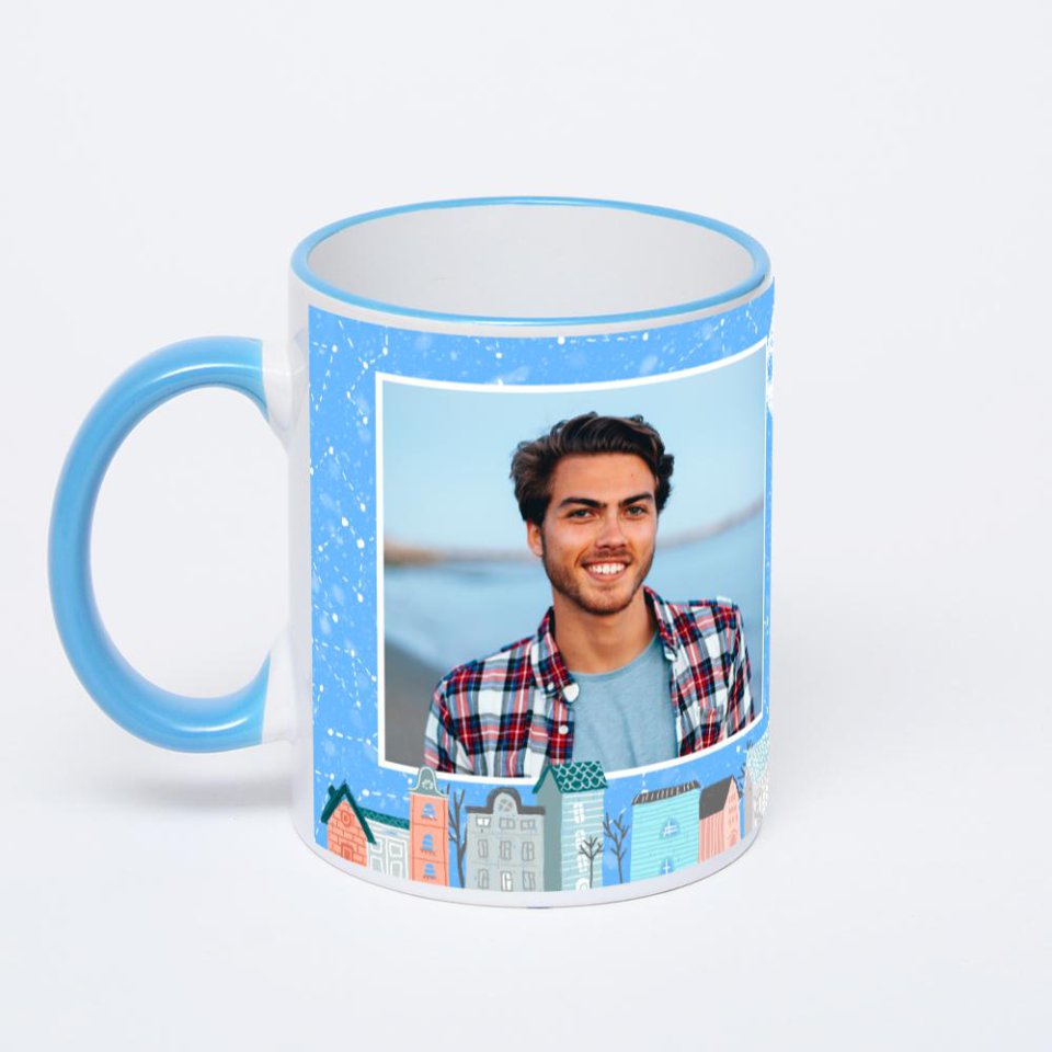 Кружка с синей ручкой и ободком