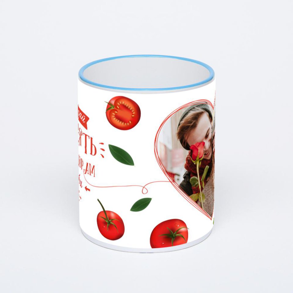 Кружка с синей ручкой и ободком