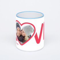 Кружка с синей ручкой и ободком