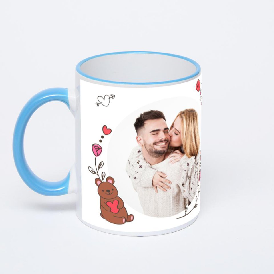 Кружка с синей ручкой и ободком