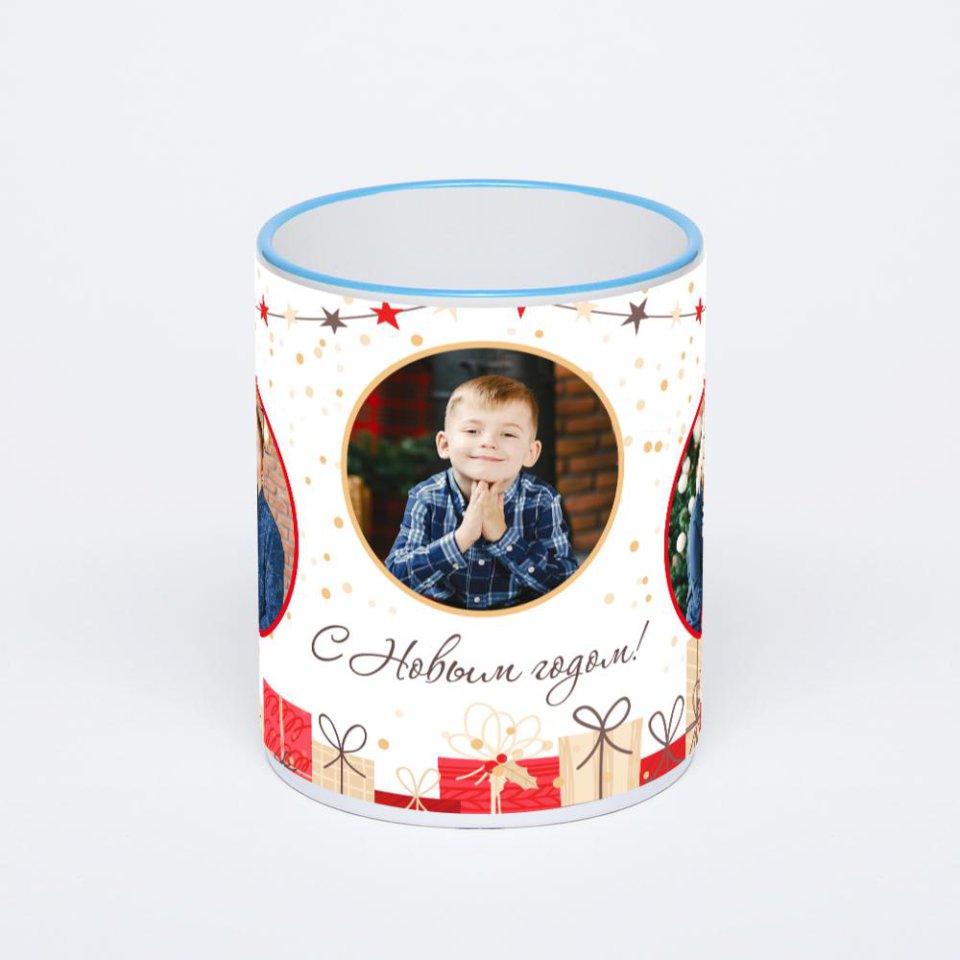 Кружка с синей ручкой и ободком