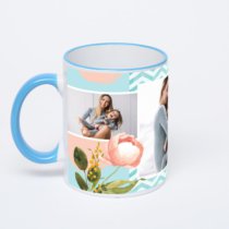 Кружка с синей ручкой и ободком