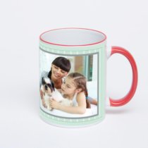 Кружка с красной ручкой и ободком