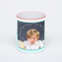 Кружка с красной ручкой и ободком