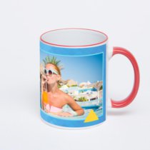 Кружка с красной ручкой и ободком