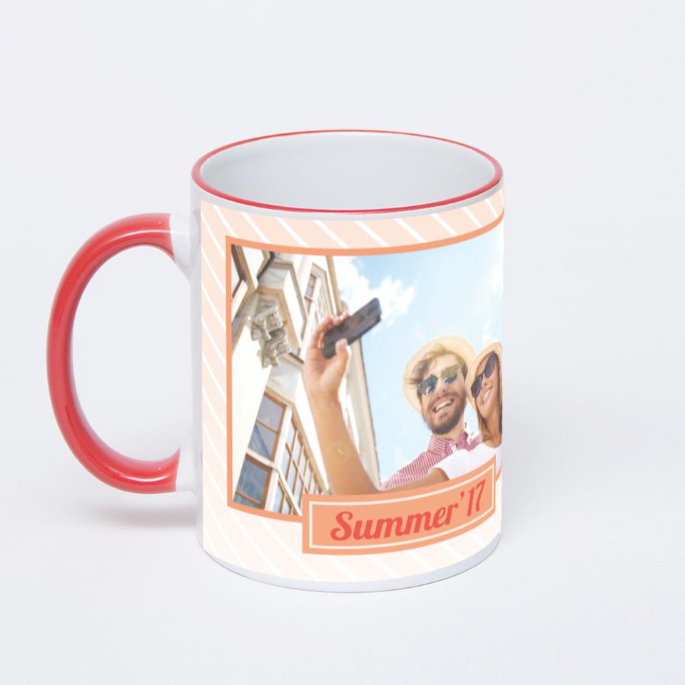 Кружка с красной ручкой и ободком