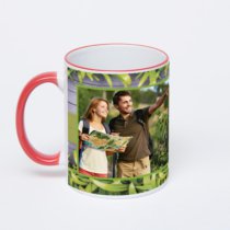 Кружка с красной ручкой и ободком