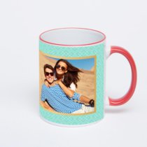 Кружка с красной ручкой и ободком